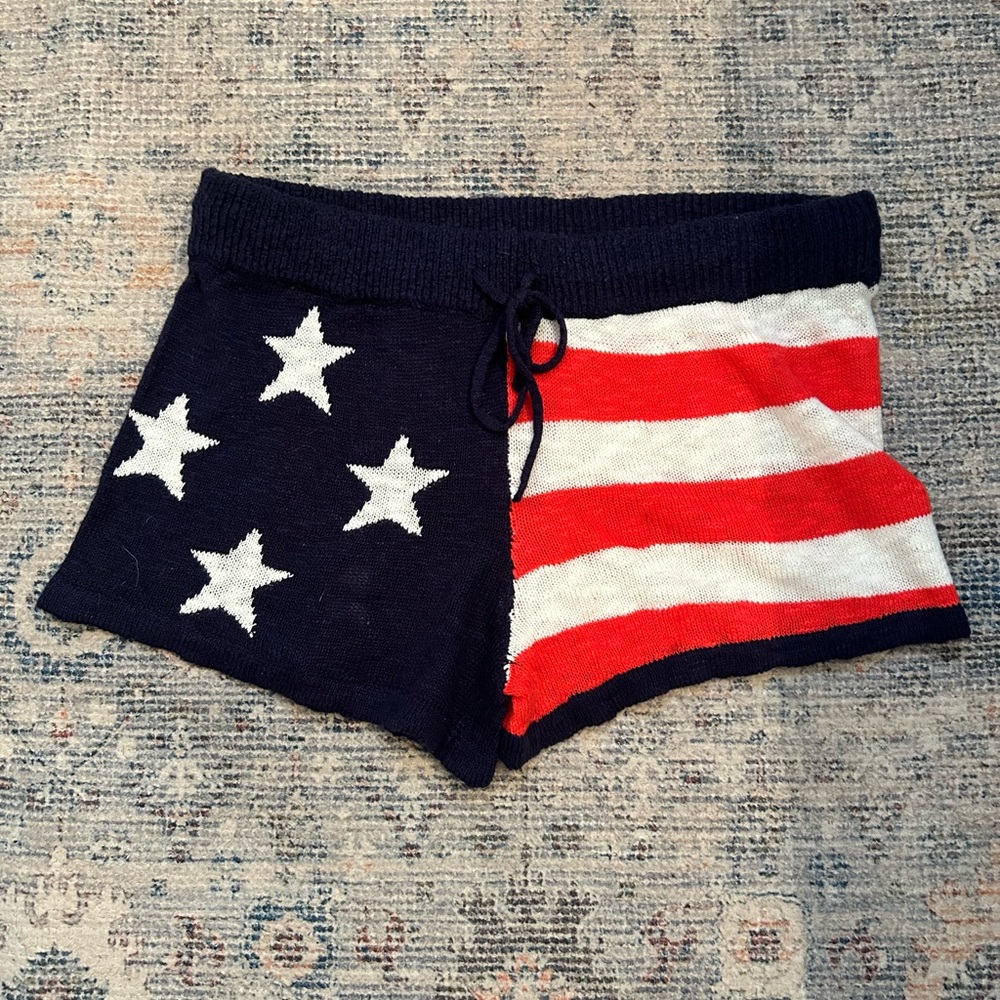 NWOT BEACH RIOT SHORTS